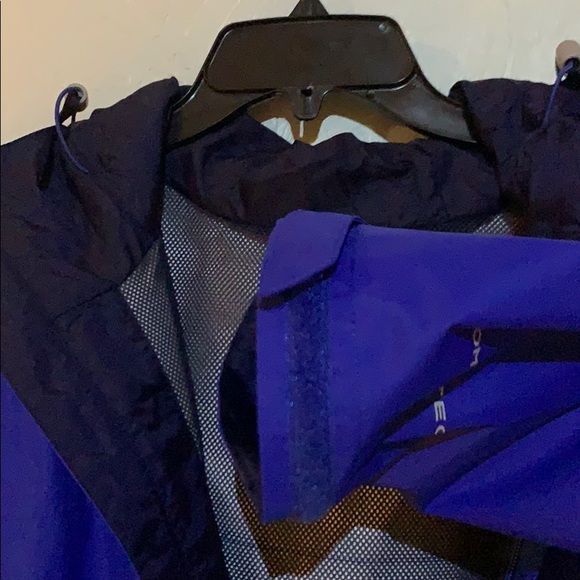 Blue Columbia Windbreaker - Picture 5 of 5